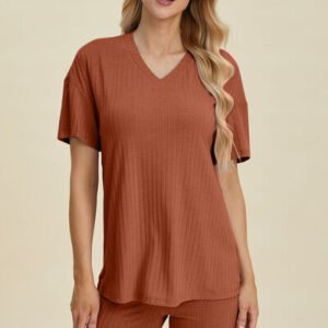 Ribbed V-Neck Top and Shorts Set for Coastal Lounging - image 3