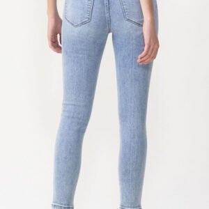 High-Rise Cropped Skinny Jeans for Coastal Getaways - image 4