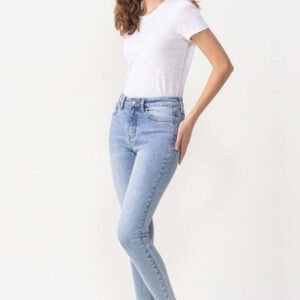 High-Rise Cropped Skinny Jeans for Coastal Getaways - image 5