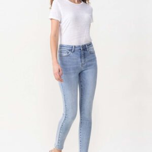 High-Rise Cropped Skinny Jeans for Coastal Getaways - image 6