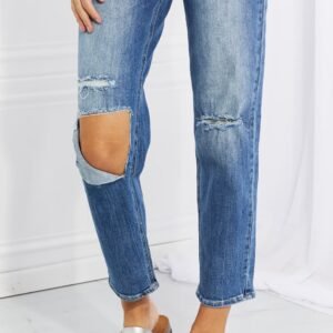 Relaxed High Rise Jeans with Distressed Knees – Coastal Chic - image 6
