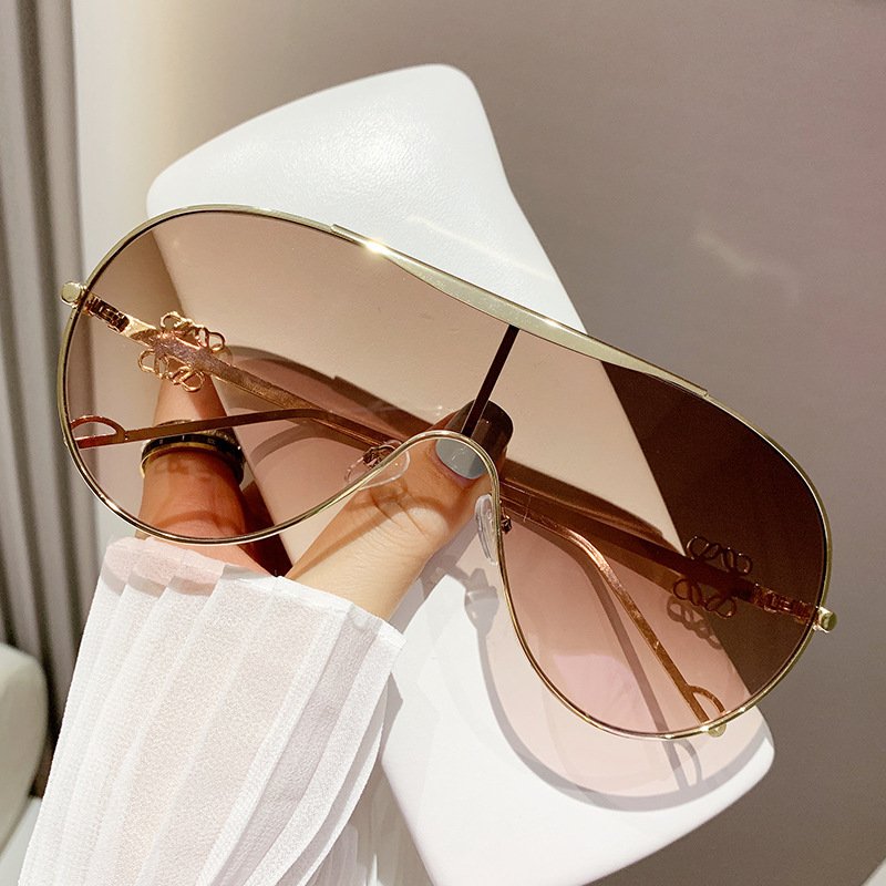 Gradient Aviator Sunglasses - Metal Frame UV400 Protection